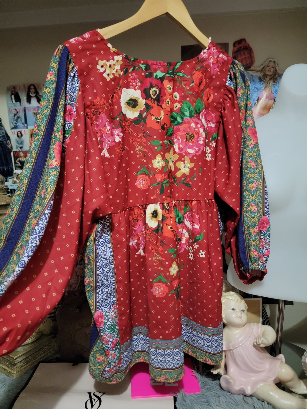 Umgee Red Floral Patterned Top Large NWOT - Picture 3 of 7